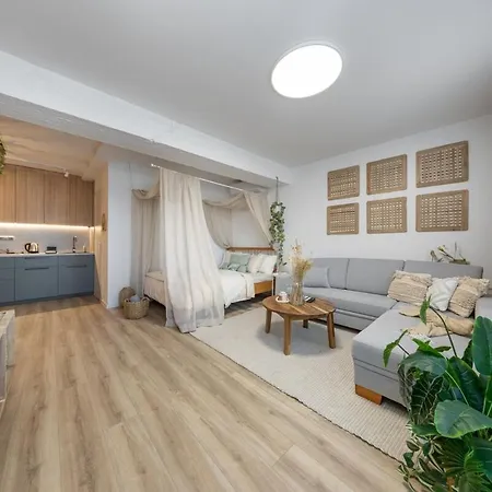 Castle View Luxury In Old Town *