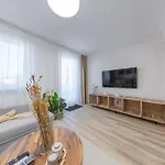 Апартаменты Castle View Luxury In Old Town *